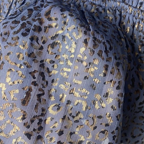 Entro Top Ladies Blue w/ Metallic Gold Leopard 3/4 Sleeves Ruffled V Neck - Picture 5 of 13